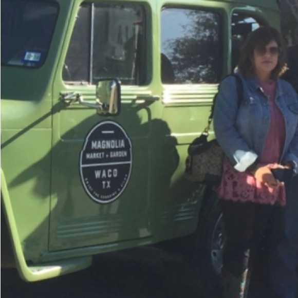 Meet your Posher, Melanie - Picture 2 of 2